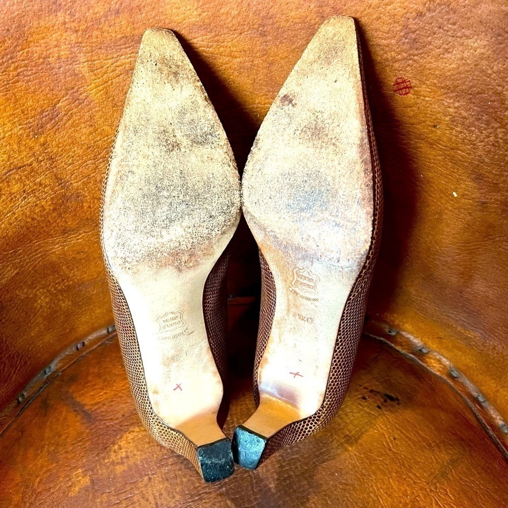 BOTTEGA VENETA Tan Embossed Leather Pumps Size 9.5B - Picture 6 of 9